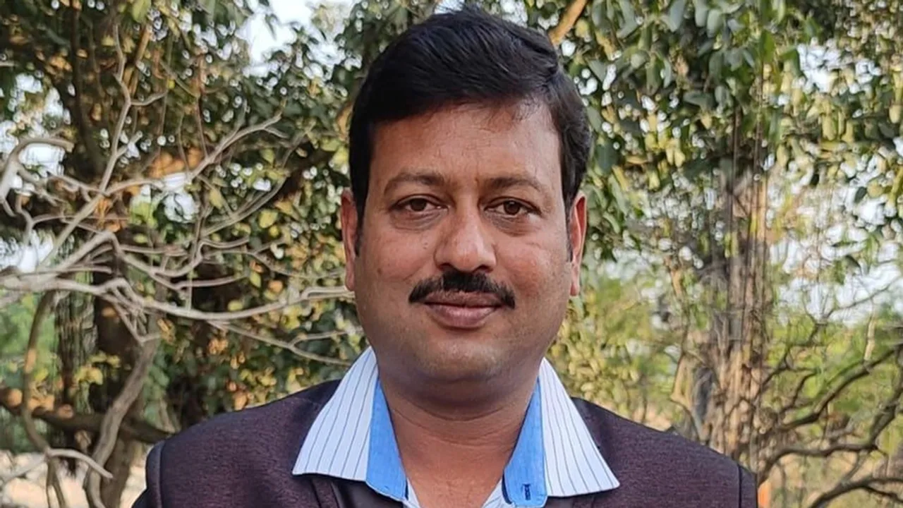 tmc mla jibankrishna saha threatened to kill his own father , 'ছেলে খুনেরও হুমকি দিয়েছিল', জীবন গ্রেফতার হতেই বিস্ফোরক বিধায়কের বাবা