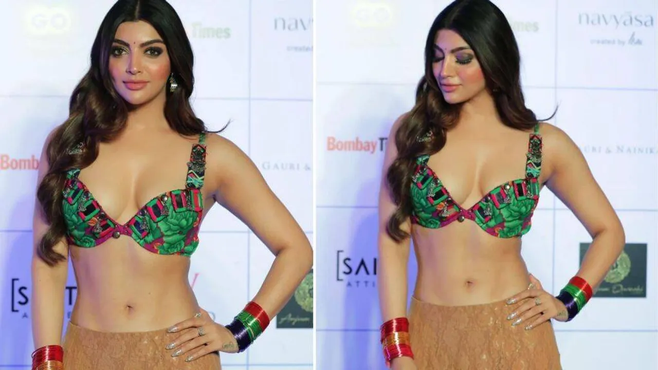 Akanksha Puri glamorous photos