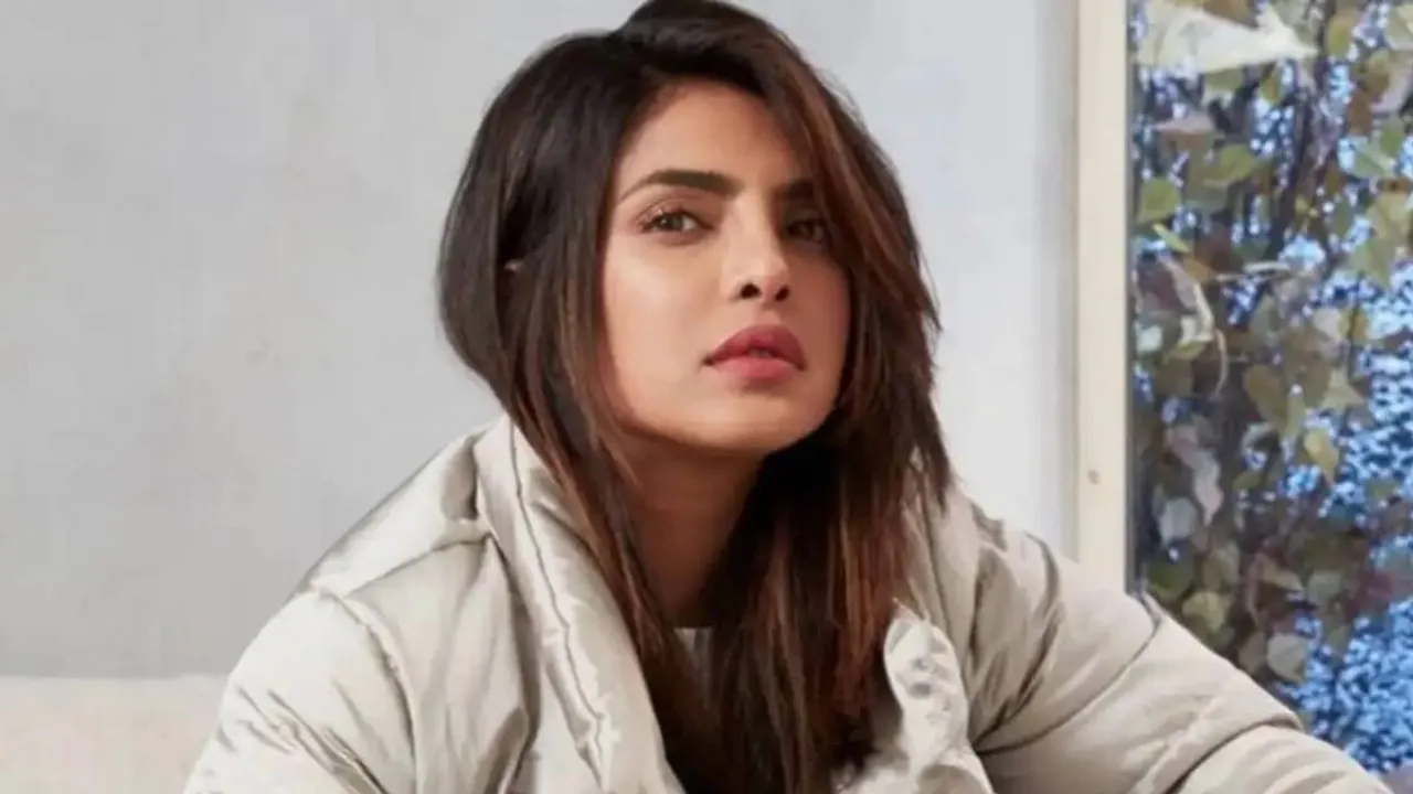 priyanka chopra left her hotel sona new york, bollywood actresds
