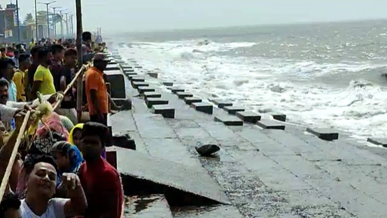 Cyclone Mocha Update: Traders of Digha sea beach worried