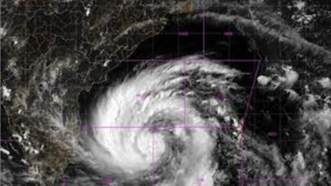 cyclone mocha alert west bengal weather update 11 may 2023