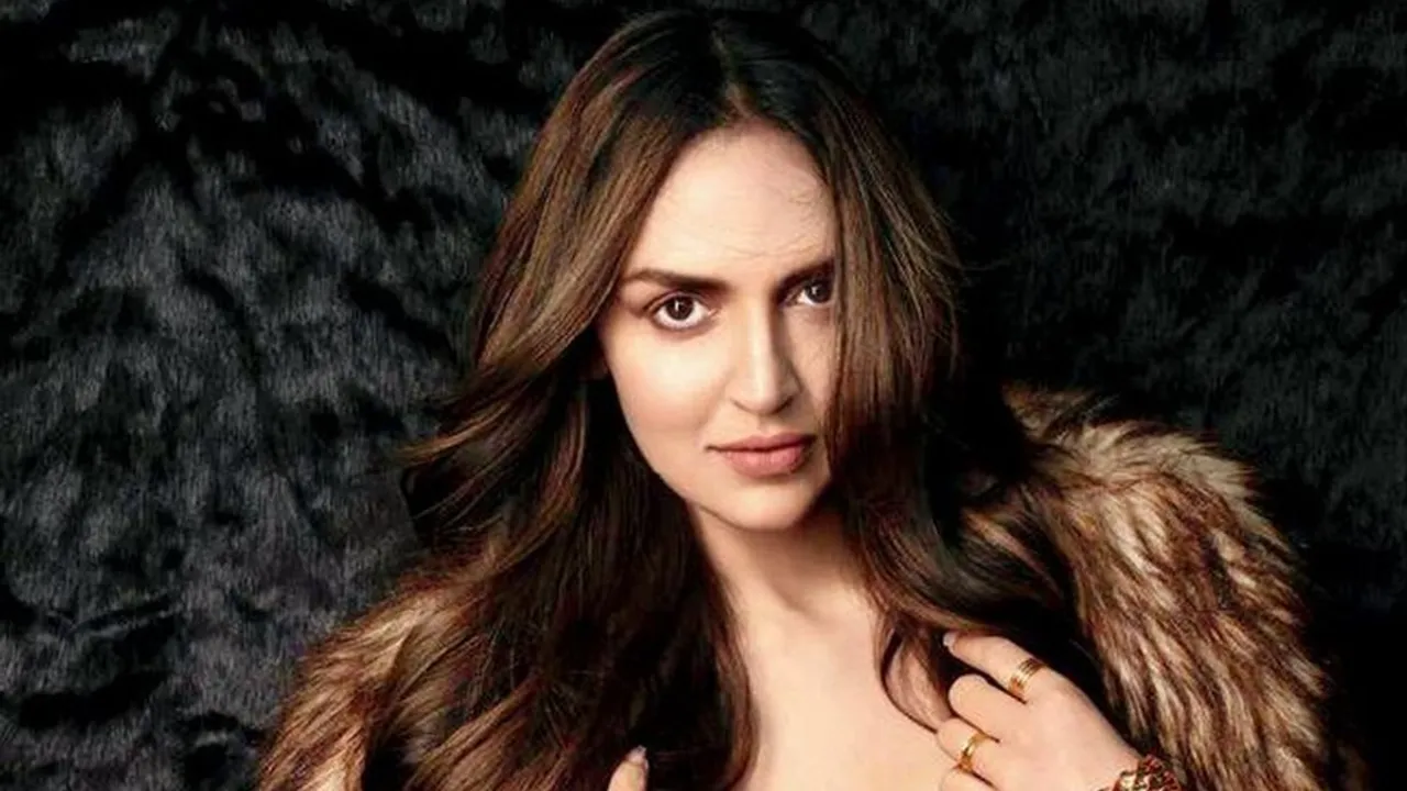Esha deol, Esha deol news, esha deol hema malini, esha deol bollywood, hema malini bollywood, টলিউড, টলিউডের খবর, bollywood update, tollywood news, entertainment news, latest entertainment news, বিনোদন, আজকের বিনোদনের খবর