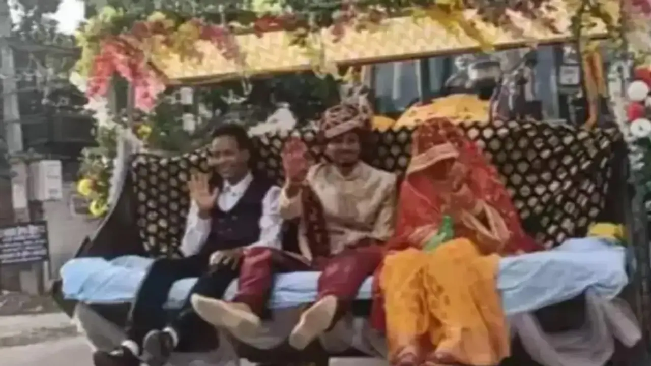 bride groom video,bride groom video viral,Viral News in Hindi,viral video news,jcb ka video,ranchi groom takes out his bride in jcb,bride in jcb,Bride,groo,dulha duhan ka video,ranchi groom vidhai video,ranchi bride vidhai video,vidhai in jcb,jcb vidhai video,Ranchi News,funny video,bride groom funny video,JCB Viral Video,JCB Ka VIral Video