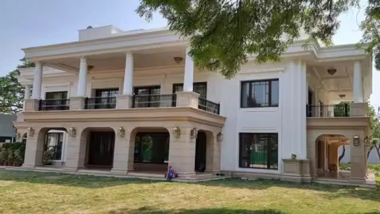 delhi cm, arvind kejriwal, delhi cm residence, kejriwal residence renovation, BJP, CAG, CAG audit, delhi LG, vinai kumar saxena, ministry of home affairs, indian express news