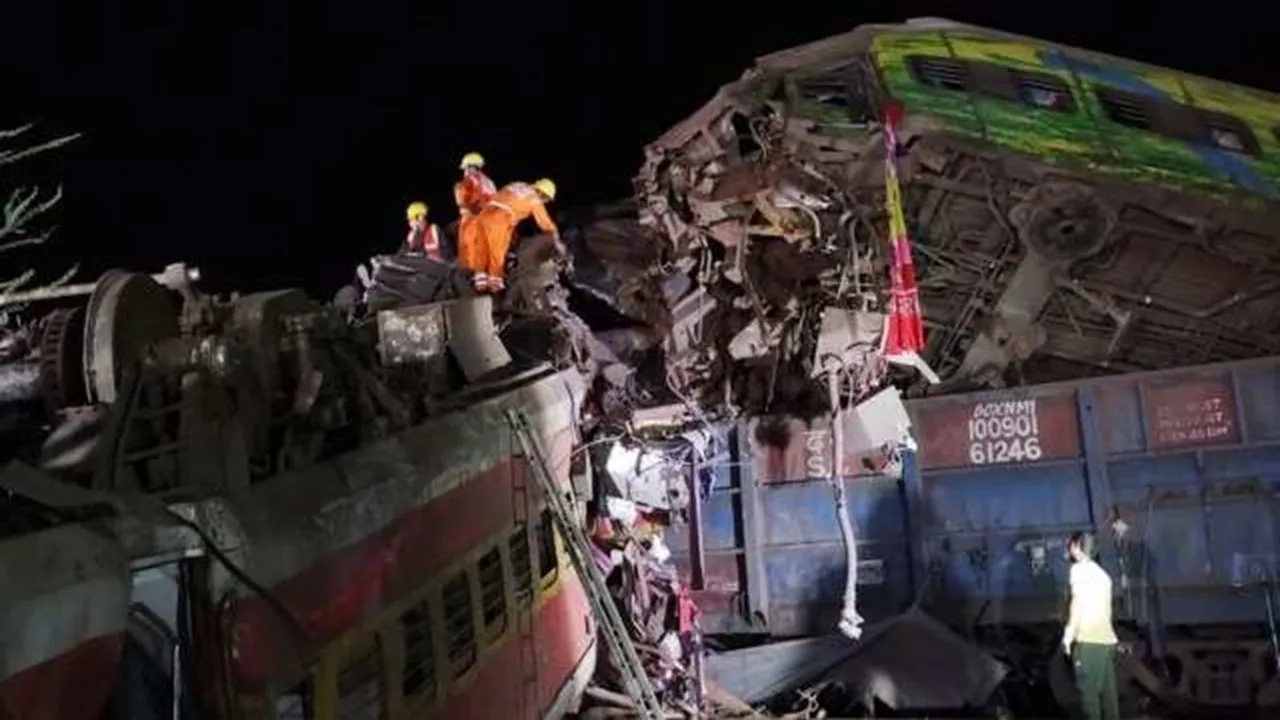 Odisha train accident, ওডিশায় ট্রেন দুর্ঘটনা, Odisha train death toll, Odisha train news, Odisha news, Coromandel Express accident, Odisha train derailment, Indian Express, India news, Coromandel Express Accident, করমণ্ডল এক্সপ্রেস দুর্ঘটনা