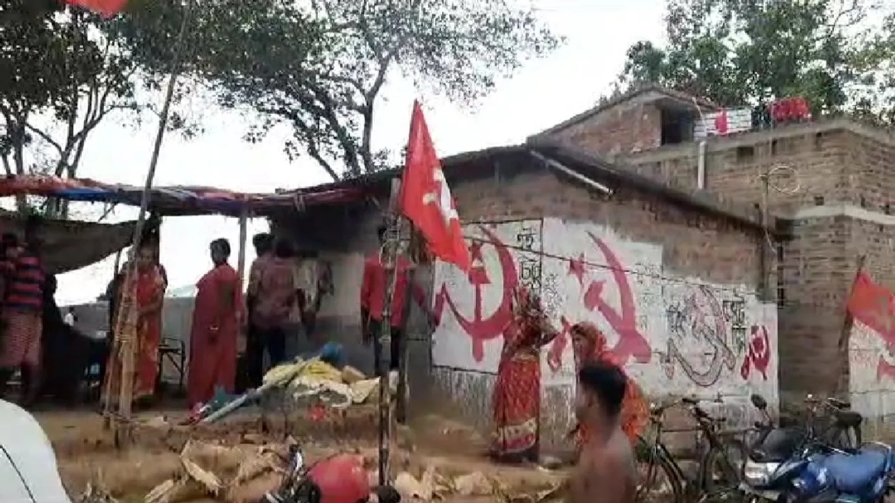 bombing at cpm candidates house at jamalpur burdwan panchayat election 2023 , মনোনয়ন প্রত্যাহারের হুঁশিয়ারিকে বুড়ো-আঙুল, তারপরই সিপিএম প্রার্থী দম্পতির বাড়ি লক্ষ করে বোমাবাজি