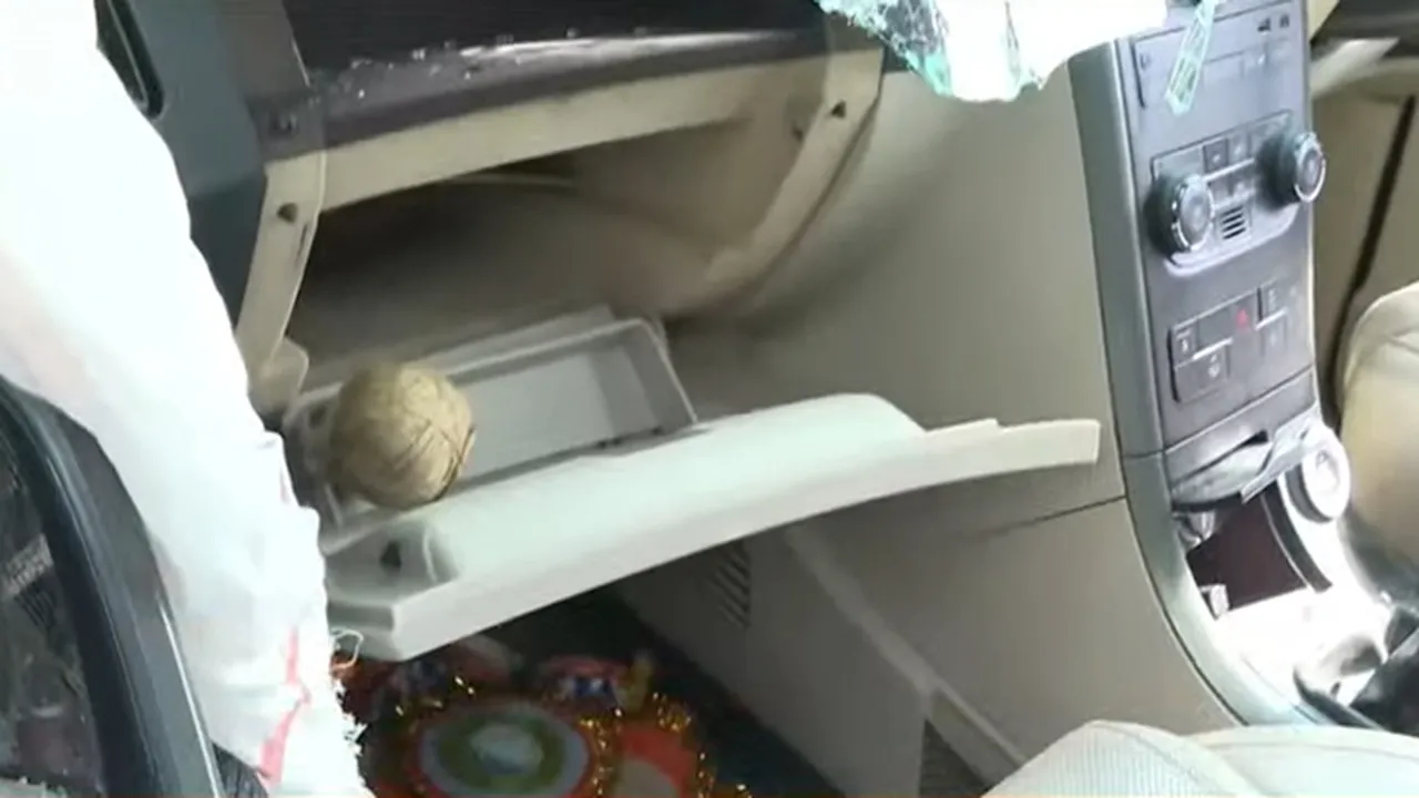 bomb was found in car of hakimul son of arabul islam bhangar panchayat election 2023 , ভাঙড়ে আরাবুল-পুত্রের গাড়ির ড্যাসবোর্ডে মিলল তাজা বোমা!