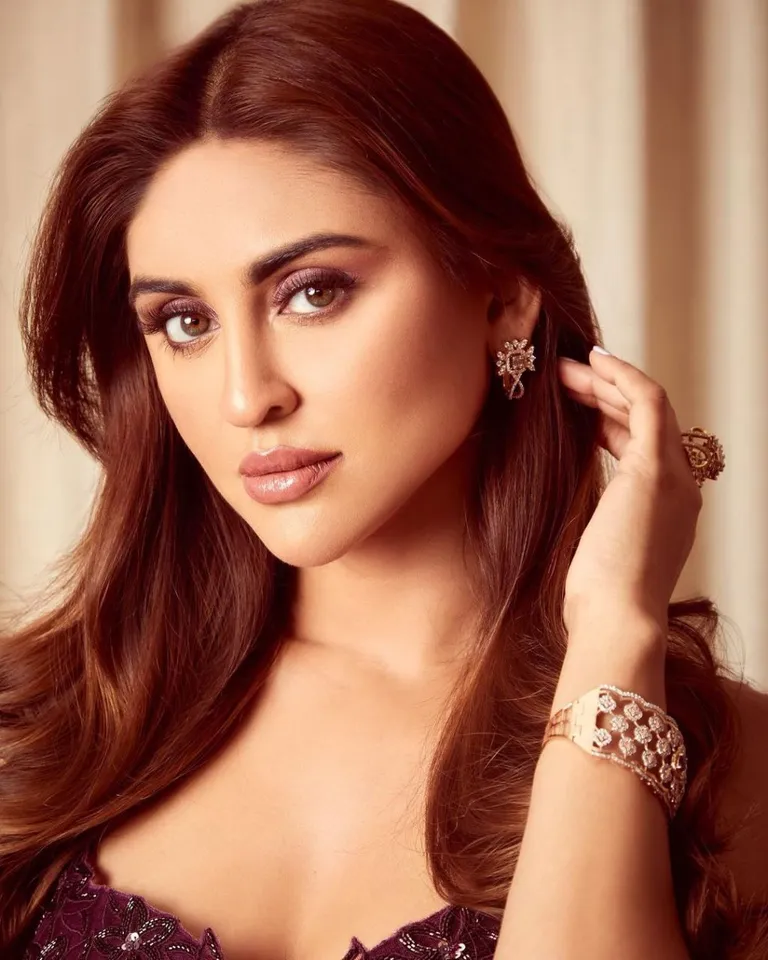 Krystle Dsouza photos