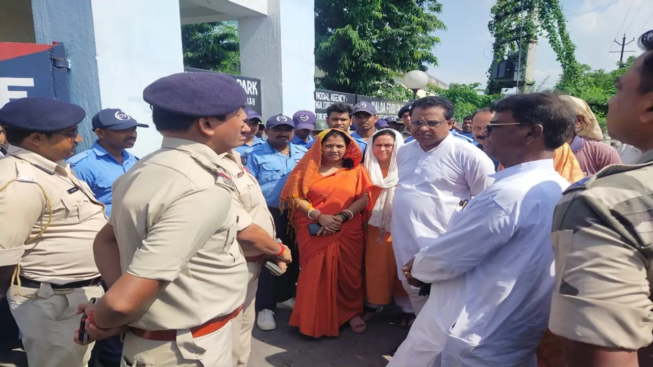 2 women allegedly stripped beaten up in malda accused 5 are arrested