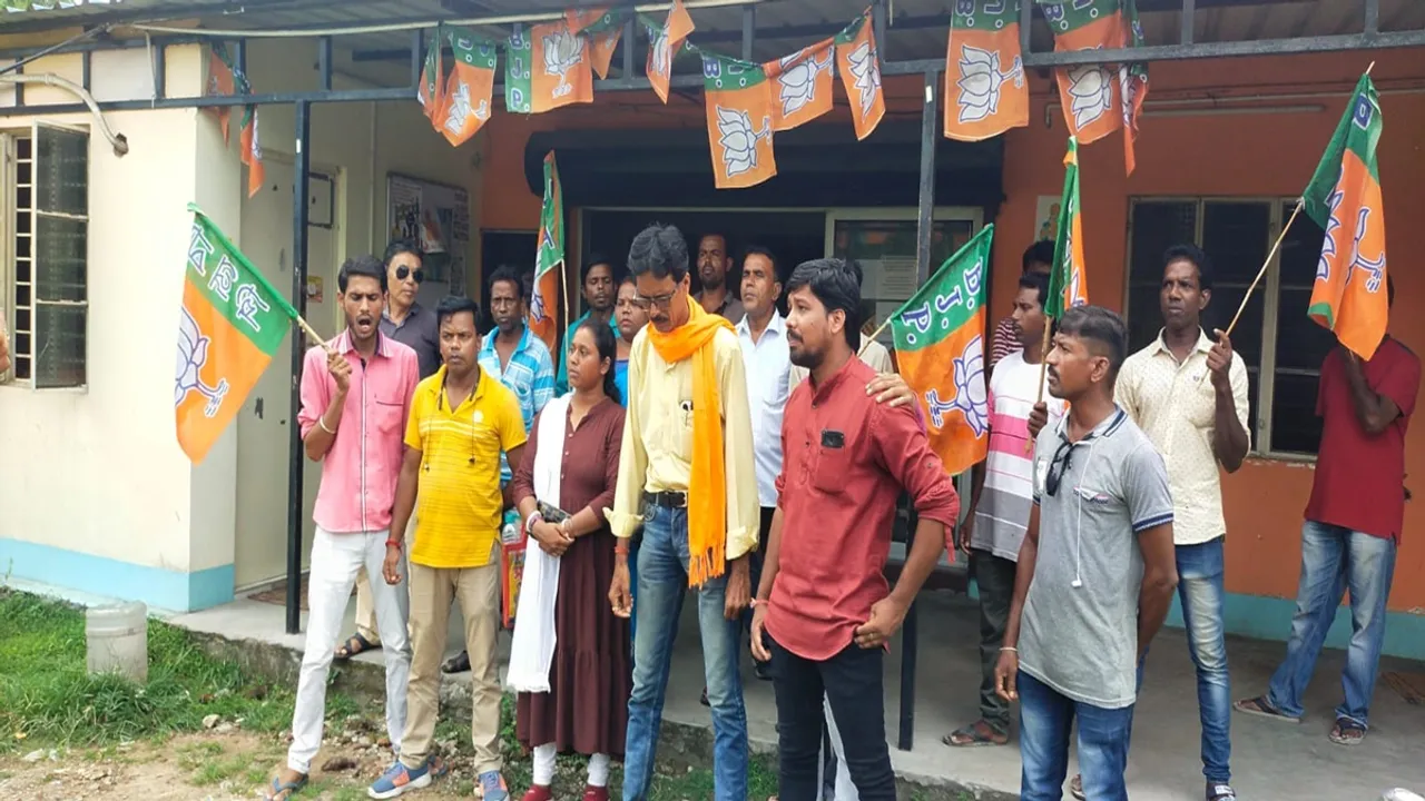 22 mandal presidents of BJP removed in Hooghly , বিজেপির অন্দরেই উঠছে 'সেটিং' তত্ত্ব! তুমুল বিক্ষোভে পদ খোয়ানো মণ্ডল সভাপতিরা