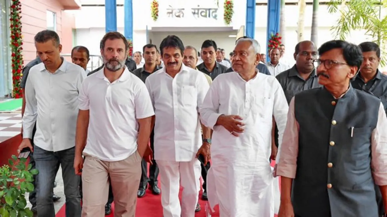 opposition meeting live updates, bengaluru opposition meeting live updates, congress opposition meeting, aap opposition meeting, sharad pawar opposition meeting, opposition meet live, bjp, 2024 lok sabha polls, opposition meeting in bangalore, bengaluru opposition meeting, opposition party meeting, opposition meeting in bengaluru, opposition party meeting in bangalore, opposition meeting today, nda meeting, opposition meet in bangalore, latest news, indian express" />