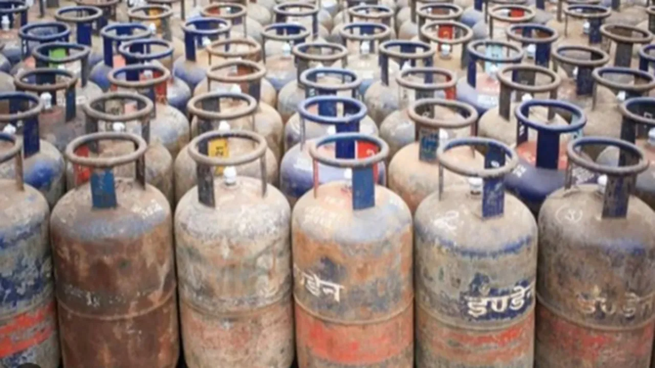 commecrcial gas cylinder price hike in kolkata
