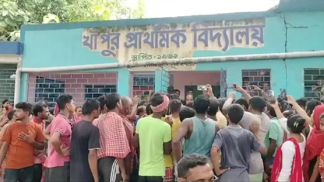 After order of transfer teacher in Kalna of Burdwan came to take release than big fraud exposed , বদলির পর শিক্ষক রিলিজ নিতে আসতেই বিরাট জালিয়াতি ফাঁস! একেবারে হুলস্থূল কাণ্ড