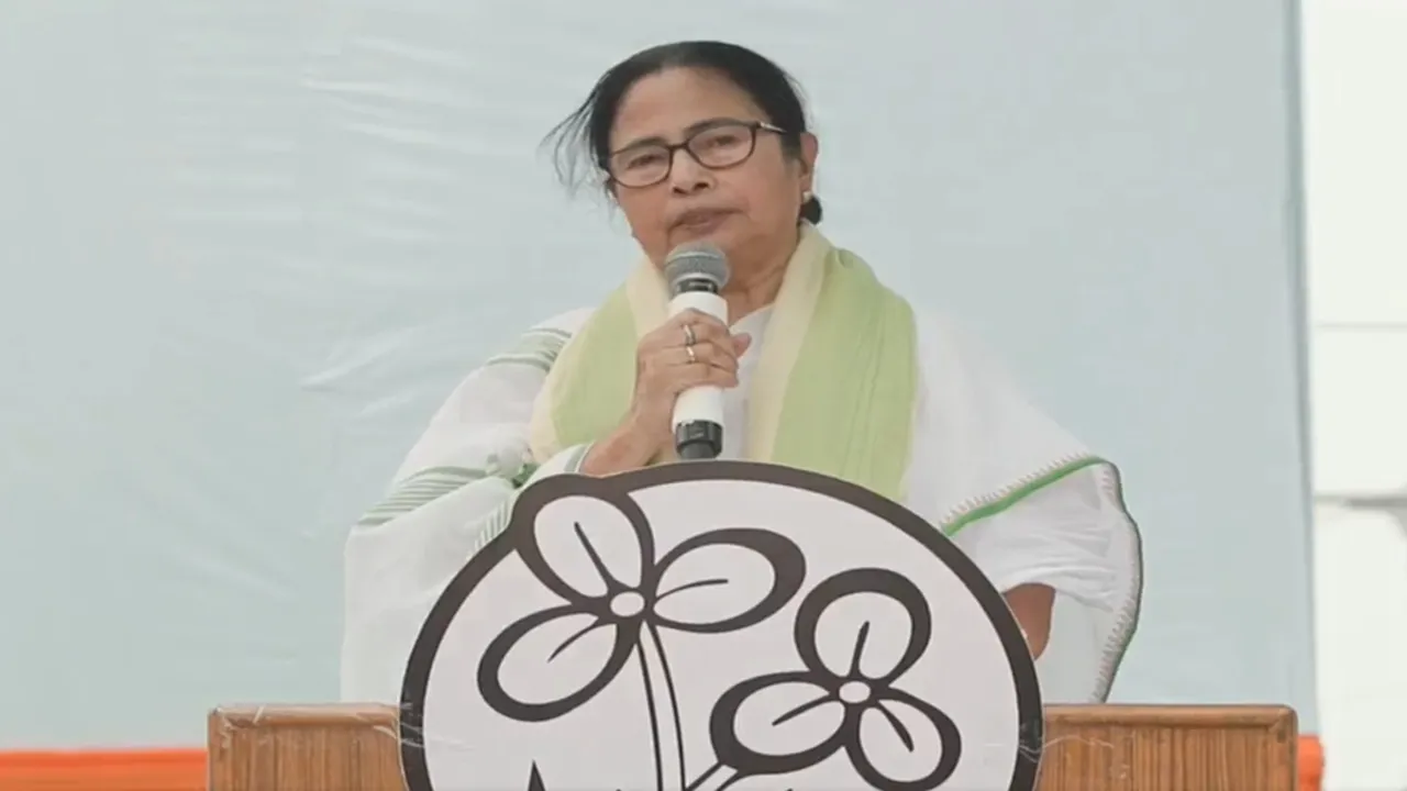cm mamata banerjee press conference after bijaya updates , আচমকাই সাংবাদিক বৈঠকের ডাক মুখ্যমন্ত্রী মমতার! কেন?