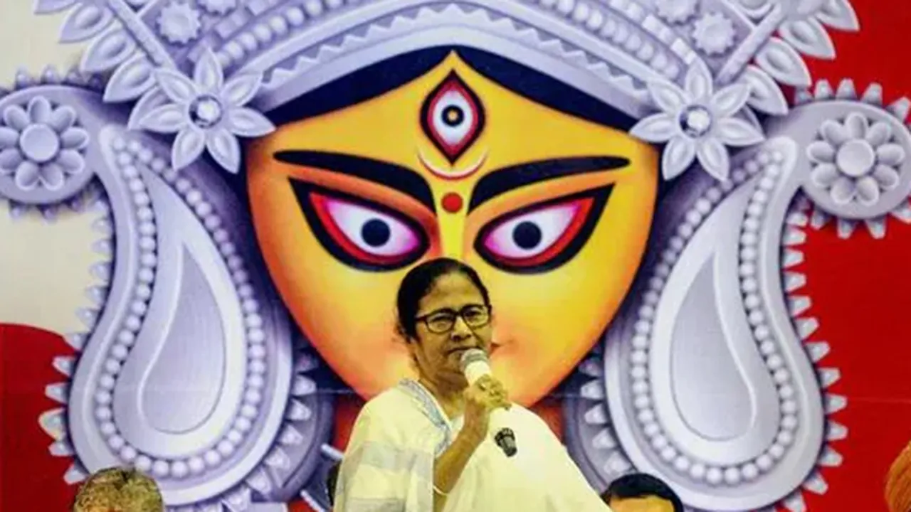 Mamata Banerjee announced that West Bengal government will donate 70 thousand to Durga Puja committees this time , এবার দুর্গাপুজো কমিটিগুলোকে ৭০ হাজার টাকা করে অনুদানের ঘোষণা মমতা ব্যানার্জীর