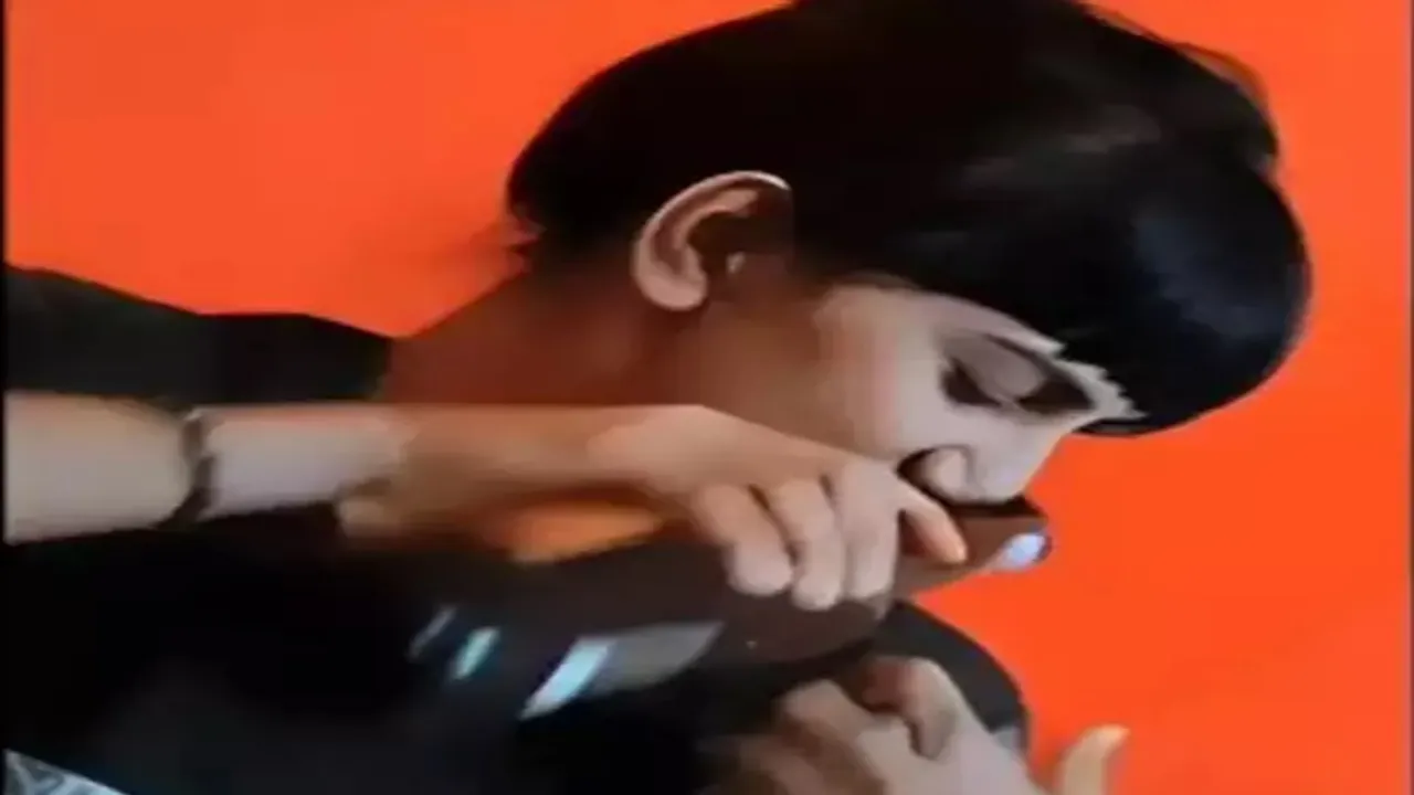 TikTok Viral’ Legging,Dehradun Shocker,Dog Forced to Drink Beer,Uttarakhand,viral news,Viral Video,Woman Makes Dog Drink Beer"
