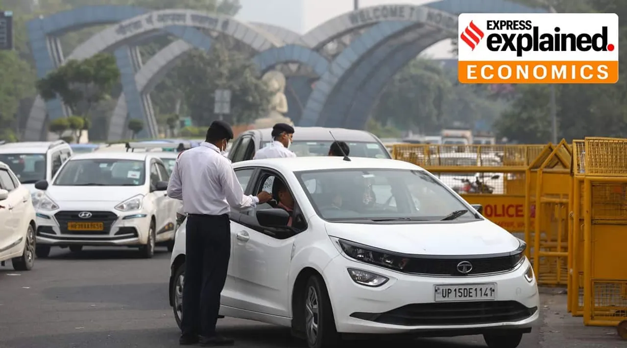 Delhi Traffic police stop vehicles coming to Delhi from Noida, as non-BS VI Diesel Vehicles were restricted in Delhi to curb Pollution in November 2022.