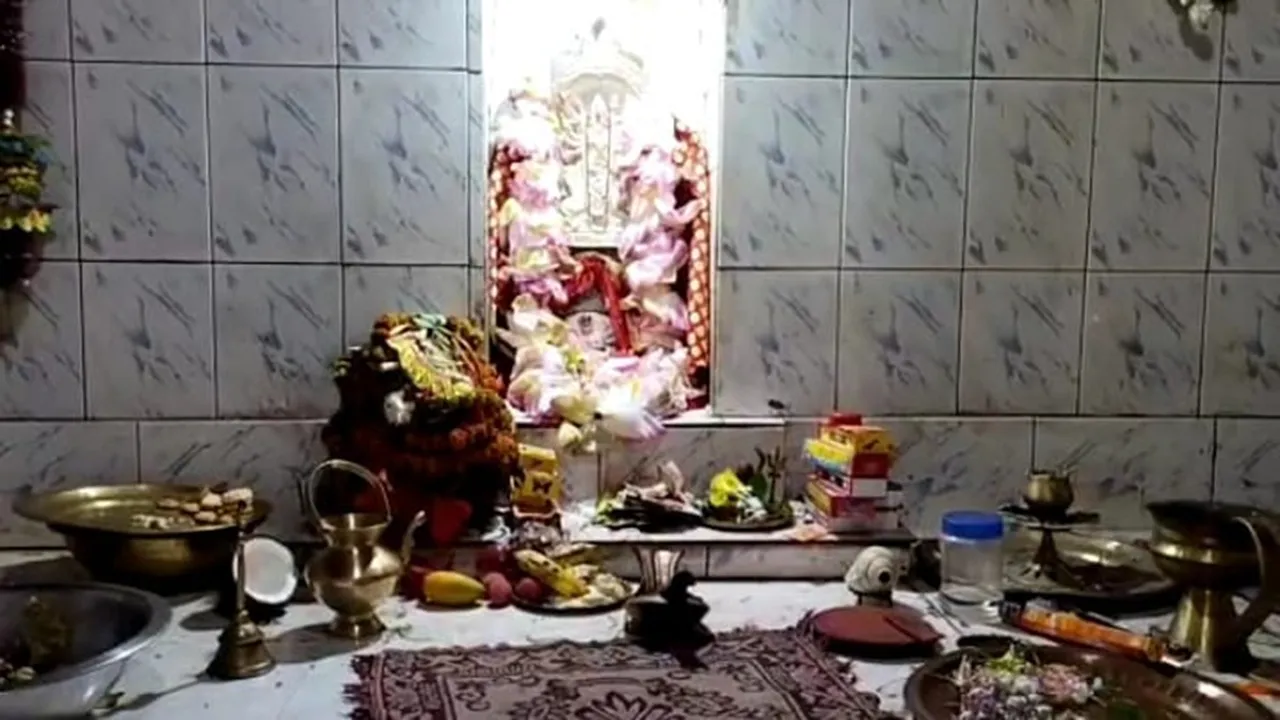 Shyamarupa Temple Durga Puja in Kanksa Garjangal is one of the oldest pujas of Bengal