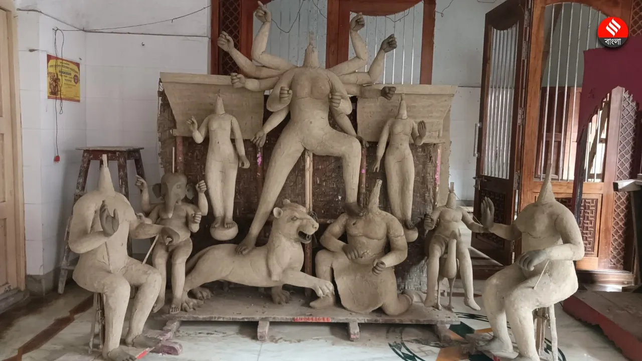 Puratan Malda Janaki Family Durga Puja celebrating 127 years