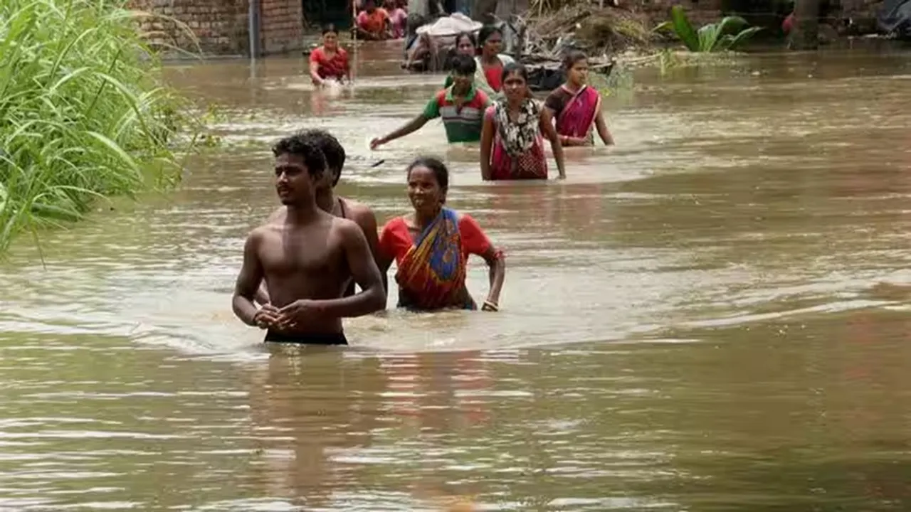 Flood risk is likely in seven districts of West Bengal , পশ্চিমবঙ্গের সাত জেলায় বন্যা পরিস্থিতির আশঙ্কা
