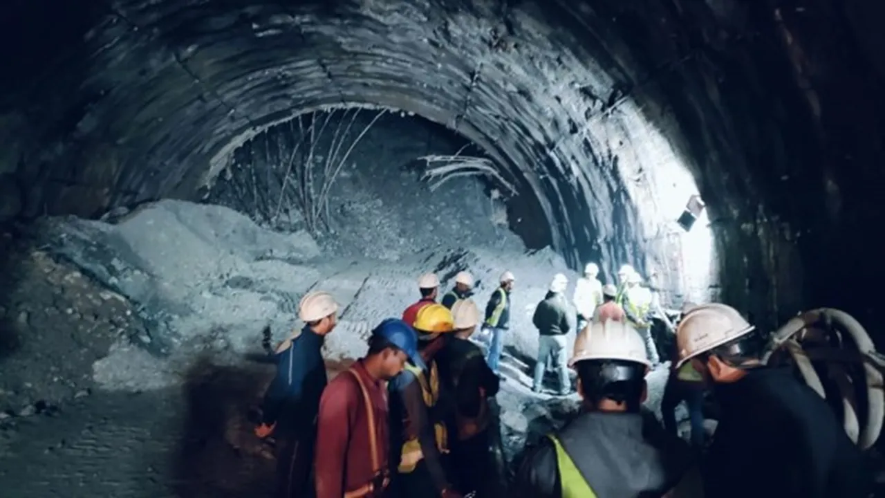 Uttarakhand, Uttarakhand tunnel accident, Uttarkashi. Uttarkashi tunnel, Uttarkashi tunnel collapsed, Brahmakhal-Yamunotri National Highway"