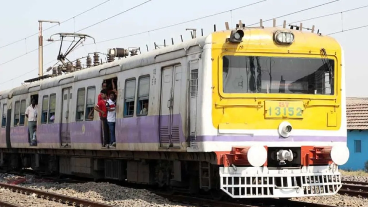 how much is ac coach fare of local train on sealdah Main Line , শিয়ালদহ মেন লাইনে লোক ট্রেনের এসি কোচের ভাড়া কত?