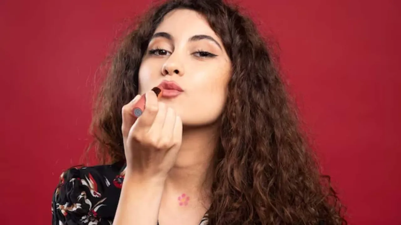 Harmful side effects of using lipstick regularly