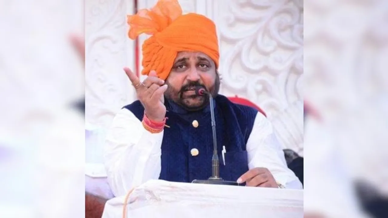 "Karni Sena chief shot, Sukhdev Singh Gogamedi death, Karni Sena chief killed, who was karni sena chief, who was Sukhdev Singh Gogamedi, indian express"