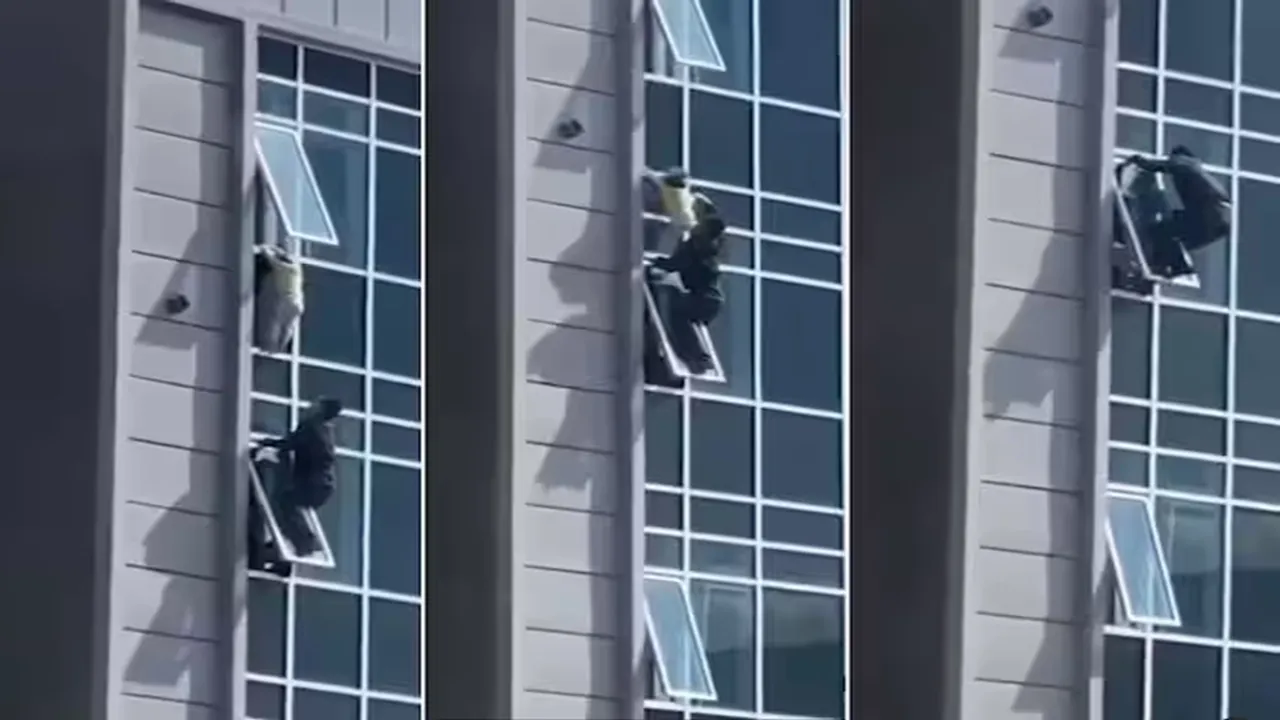 Viral Video Today,Building Se Girne Lagi Bachi,Miracle Video,Google Trends,Little Girl Viral Video,Suddenly Fell From Building Rare Video,Viral Video,Trending Video,Omg Video"