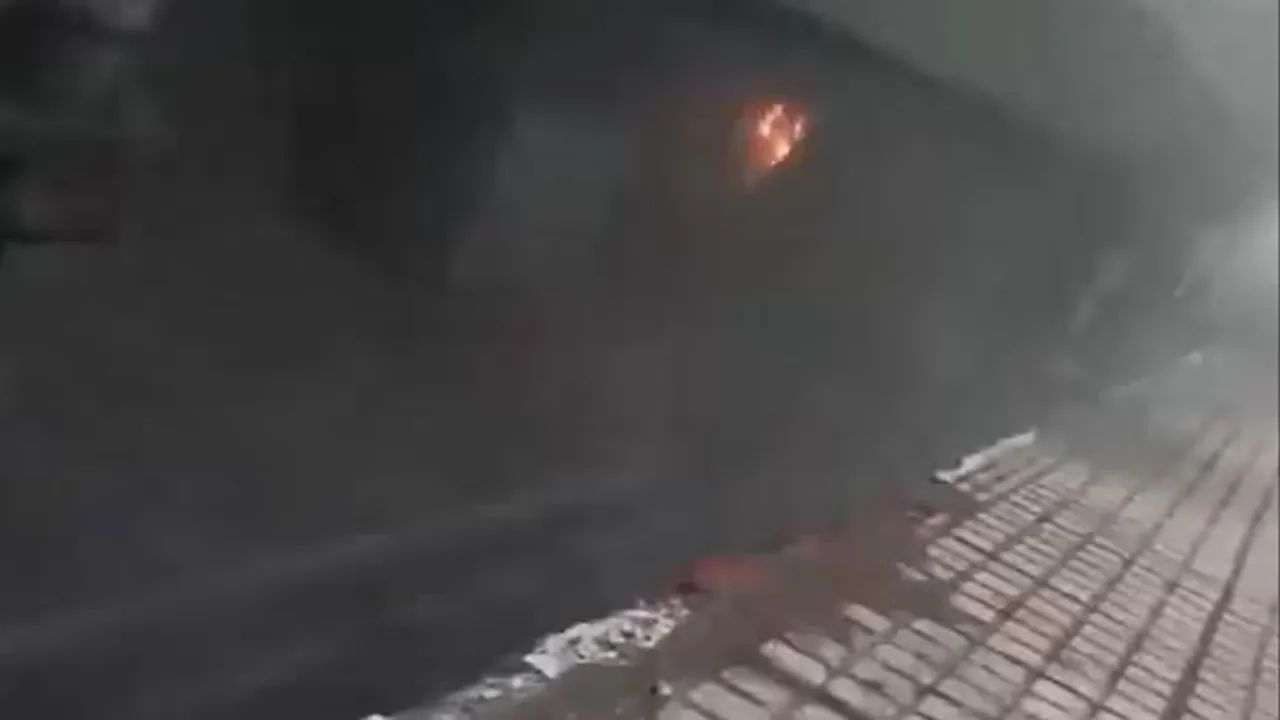 Bhubaneswar-Howrah, Jan Shatabdi Express, fire in Jan Shatabdi Express, Cuttack railway station, Odisha news",