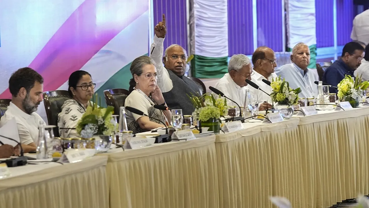 Congress defers 6 Dec INDIA meet after Mamata Nitish say can not attend , মমতা নীতীশ যোগ দিতে না পারায় কংগ্রেসের ডাকে ৬ ডিসেম্বর ইন্ডিয়া জোটের বৈঠক পিছিল