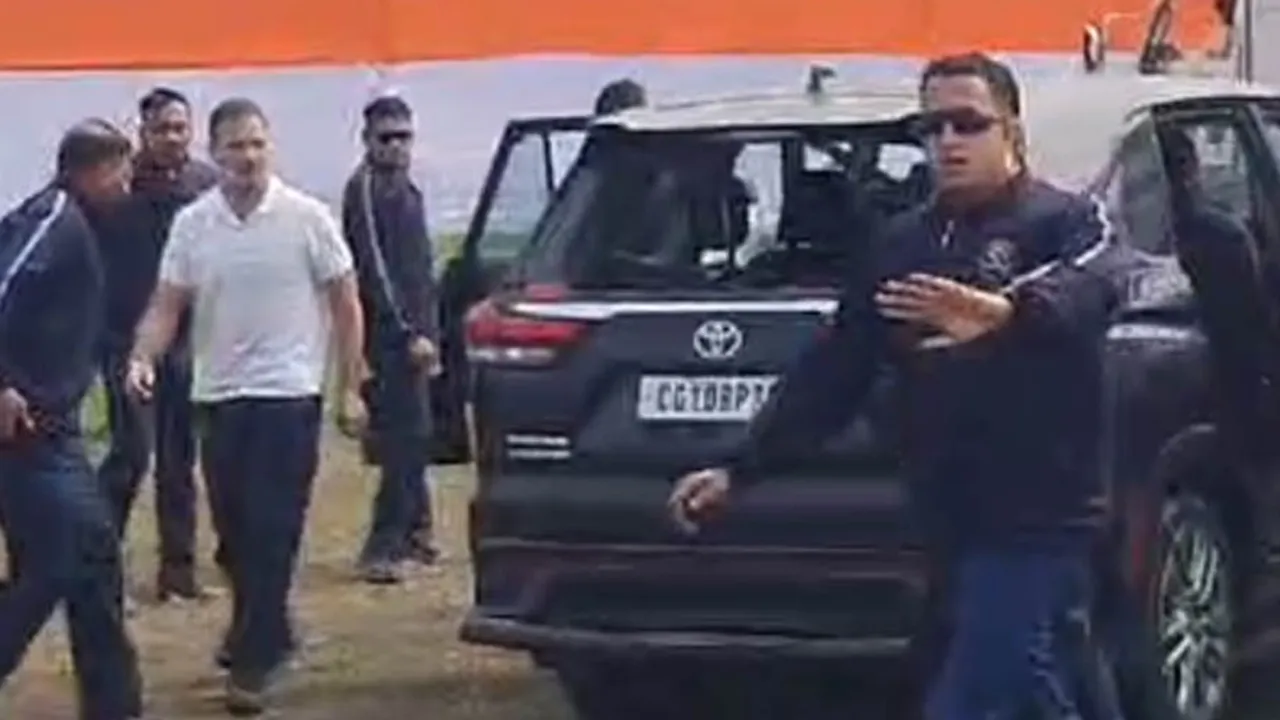 rahul gandhi congress car attacked in malda , কংগ্রেস নেতা রাহুল গান্ধীর গাড়িতে ভাঙচুর মালদায়
