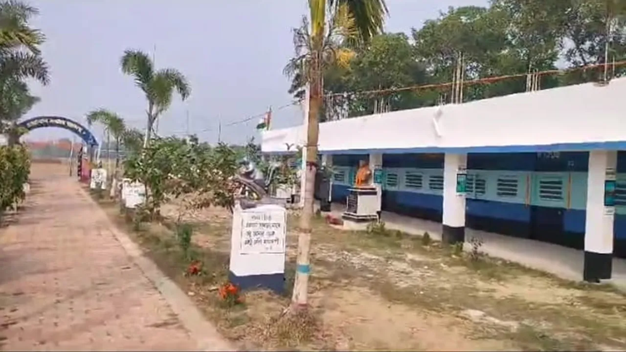 building of Sudhir Kumar High School Nayaput Kanthi built on model of a train