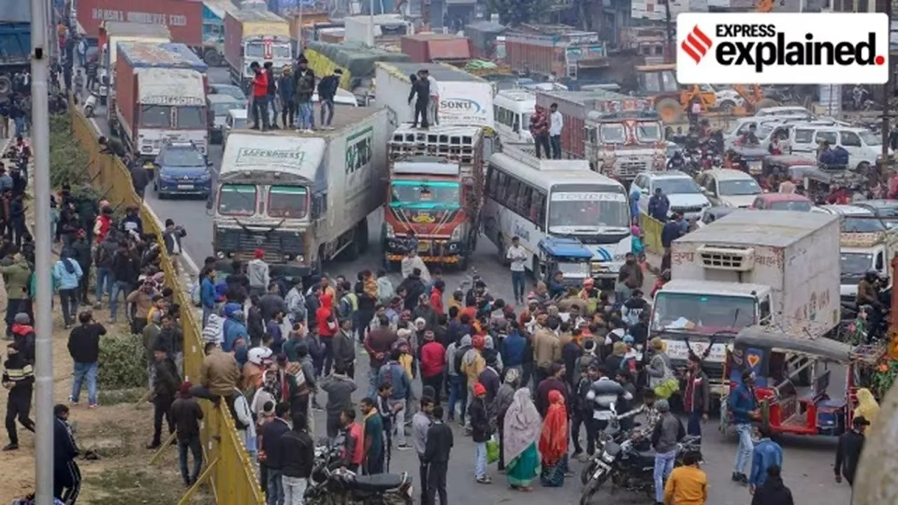 Why truck drivers across india are protesting against new law for hit-and-run cases , কেন হিট অ্যান্ড রান আইনের প্রতিবাদে ভারতজুড়ে প্রতিবাদে ট্রাক চালকরা