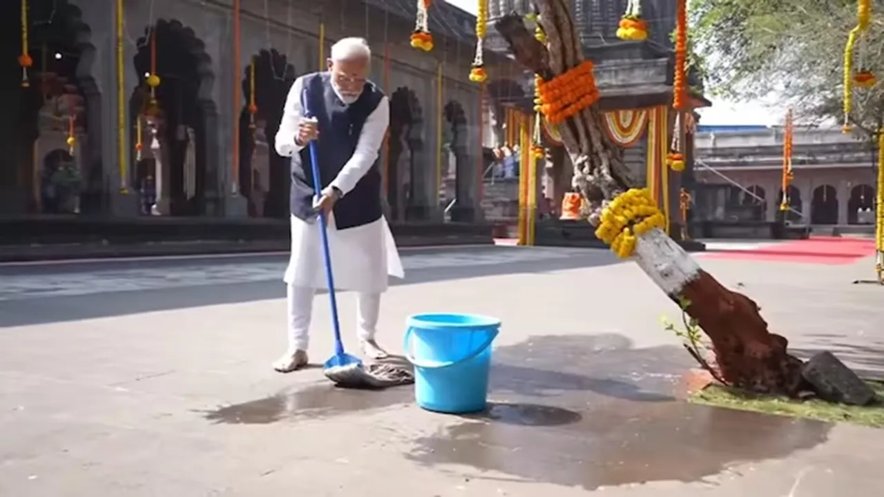 PM Modi in nashik"," Kalaram temple"," pm modi mops temple"," pm modi in maharashtra"," atal bridge"," mumbai bridge