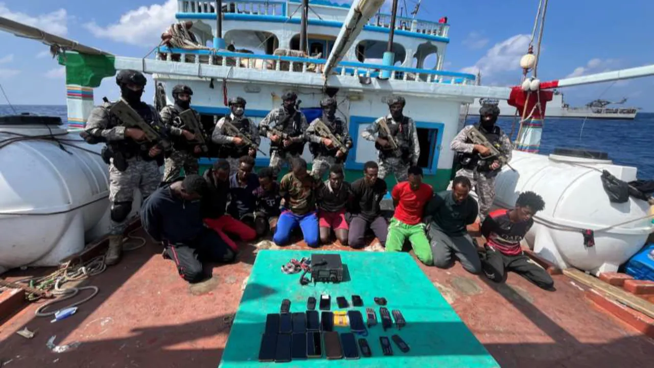 indian navy, pirates