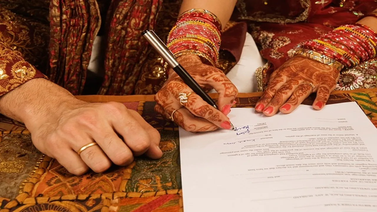 Nabanna has issued no-marriage notice from January 2 to 5 due to maintenance of the online marriage registration portal , বিয়ের অনলাইন রেজিস্ট্রেশনের পোর্টাল মেরামরিত হওয়ার জন্য জানুয়ারির ২ থেকে ৫ বিয়ে না করার নোটিস জারি করেছে নবান্ন