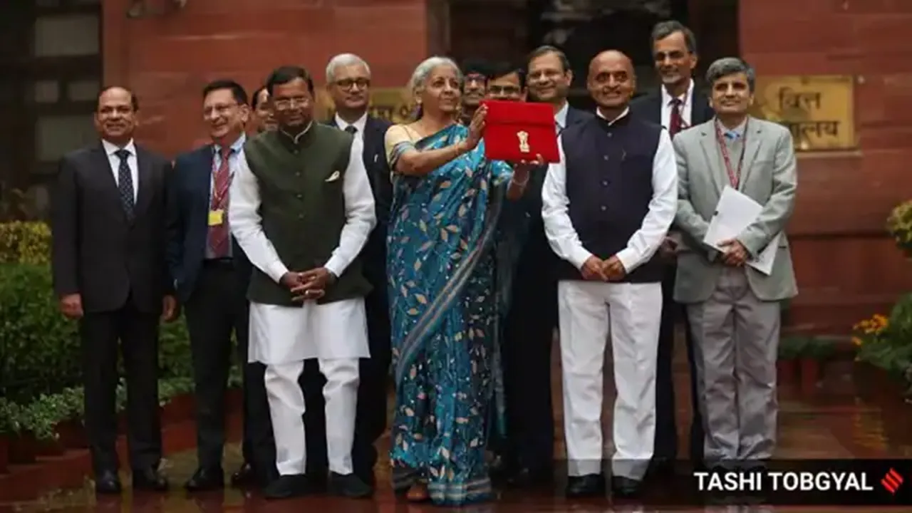New Income Tax Slab 2024-25remain same says Nirmala Sitharaman in interim Budget , প্রত্যক্ষ বা পরোক্ষ কর কাঠামোর ঊর্ধবসীমা ২০২৪-২৫