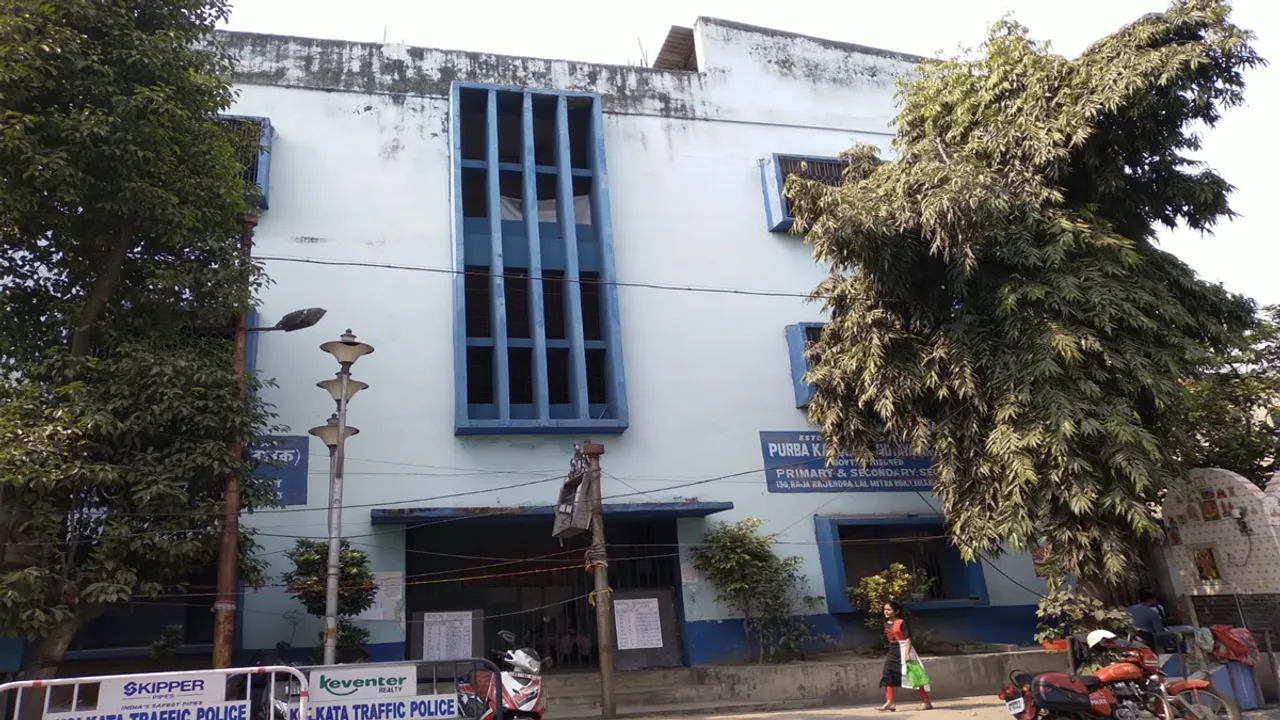 student crisis in bengali medium school at kolkata