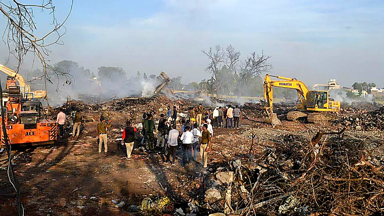 harda news, madhya pradesh, Blast at firecracker factory, indian express