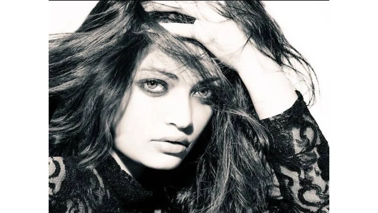 Sneha Ullal Pic