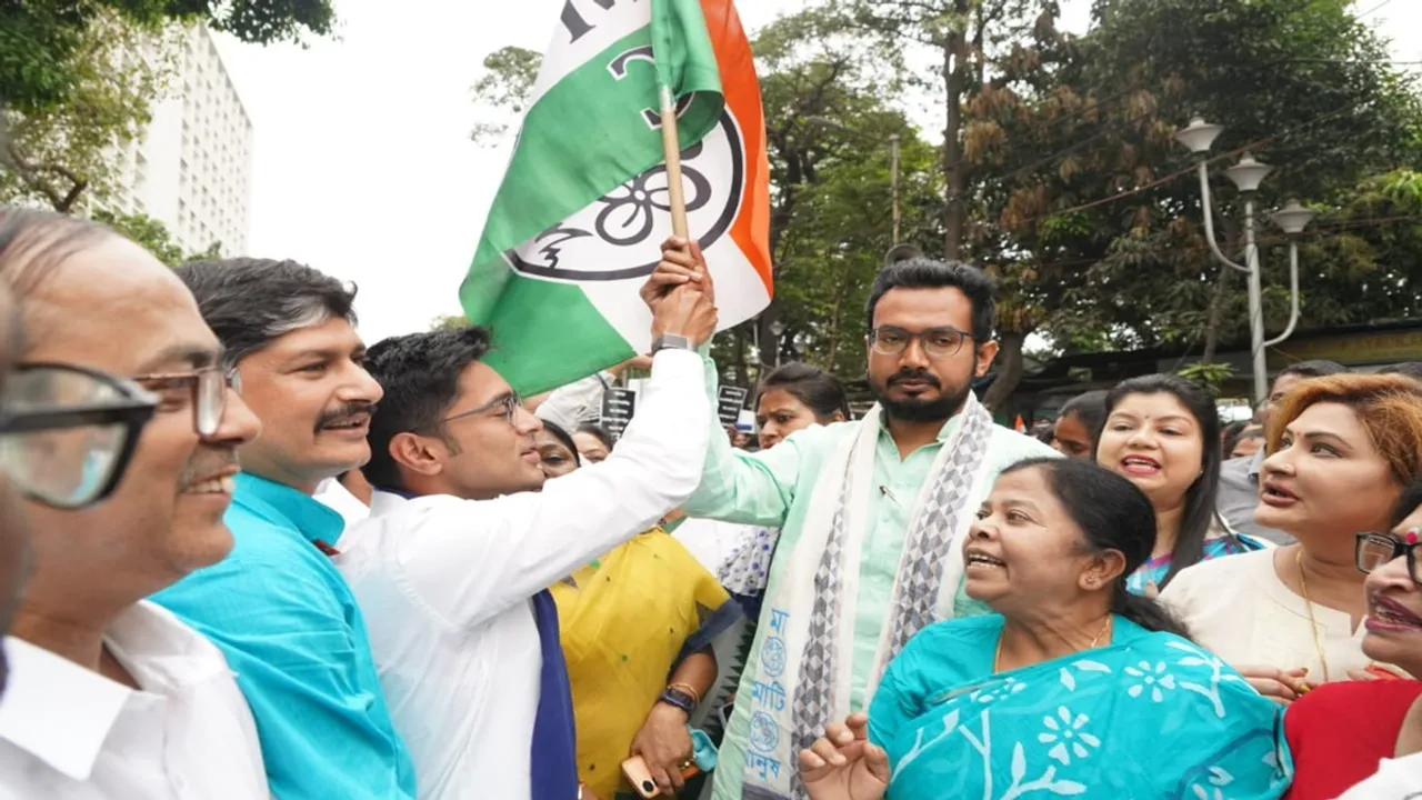Ranaghat bjp mla mukutmoni mukutmani adhikari join tmc walks in tmc rally with abhishek banerje , তৃণমূলে যোগ দিলেন রানাঘাট দক্ষিণের বিজেপি বিধায়ক মকুটমণি অধিকারী