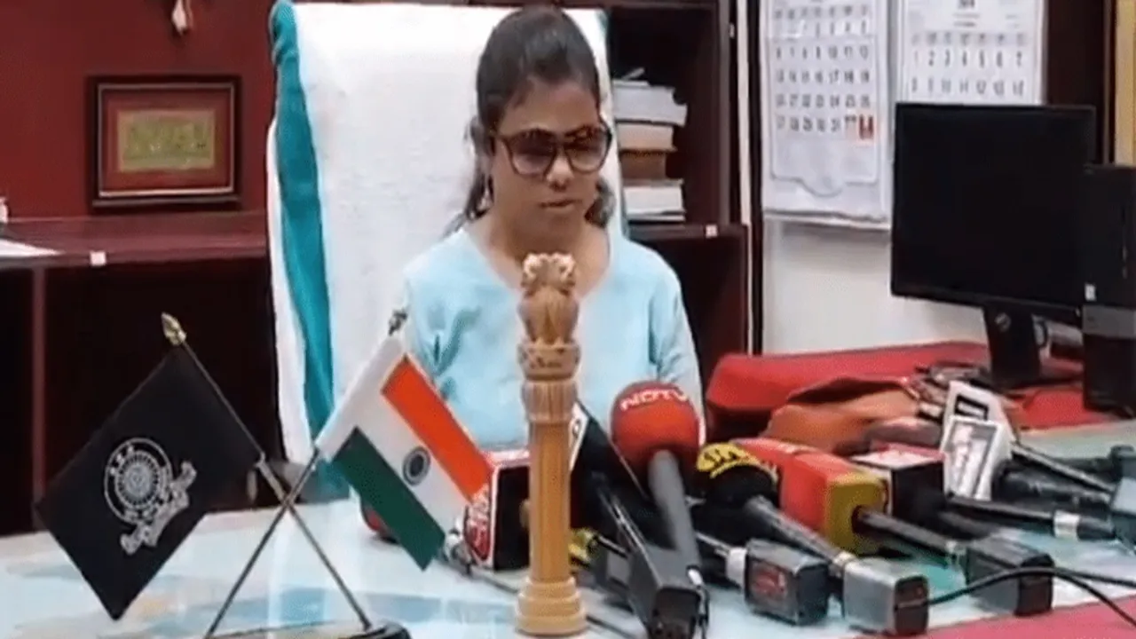 pranjal patil first blind ias officer, Ias pranjal patil, visually impaired female officer, visually impaired ias, first visually impaired ias officer, সর্বকালের সেরা নজির, দৃষ্টিহীন হয়েও জীবন যুদ্ধে সফল, viral, trending, motivational news, good news, facebook story, viral, top bengali news, soft news, IAS,