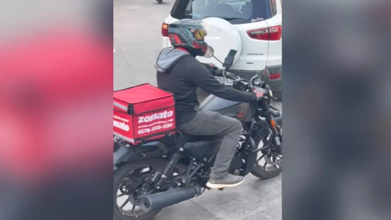 Zomato delivery Boy, Zomato delivery agent, Harley Davidson, food delivery, viral video, viral video of Zomato delivery Boy, Zomato delivery Boy on Harley Davidson, Zomato delivery Boy riding Harley Davidson, Zomato, Zomato news, viral news, trending video, trending now, trending news, delivery Boy, delivery Boy news, delivery agent, Zomato delivery Boy Harley Davidson"