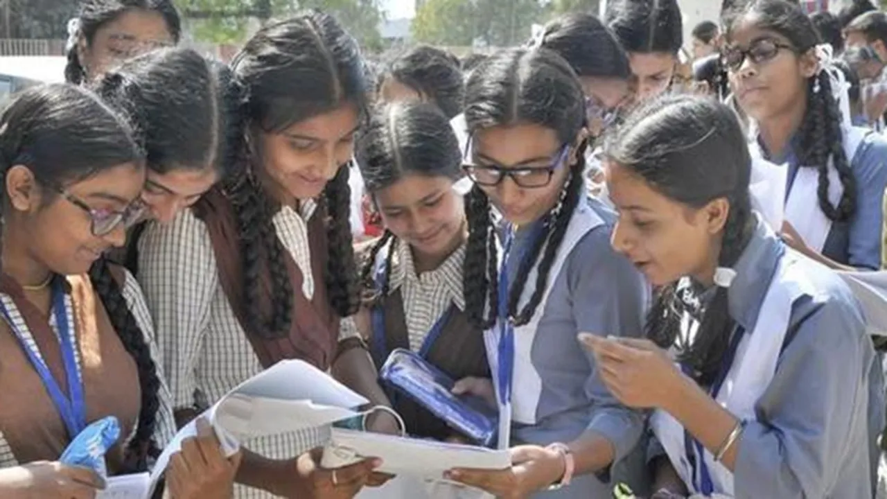 wb hs result 2024 how to check west bengal hs result online, সামনেই উচ্চমাধ্যমিকের ফলাফল, অনলাইনে কীভাবে দেখবেন নম্বর?