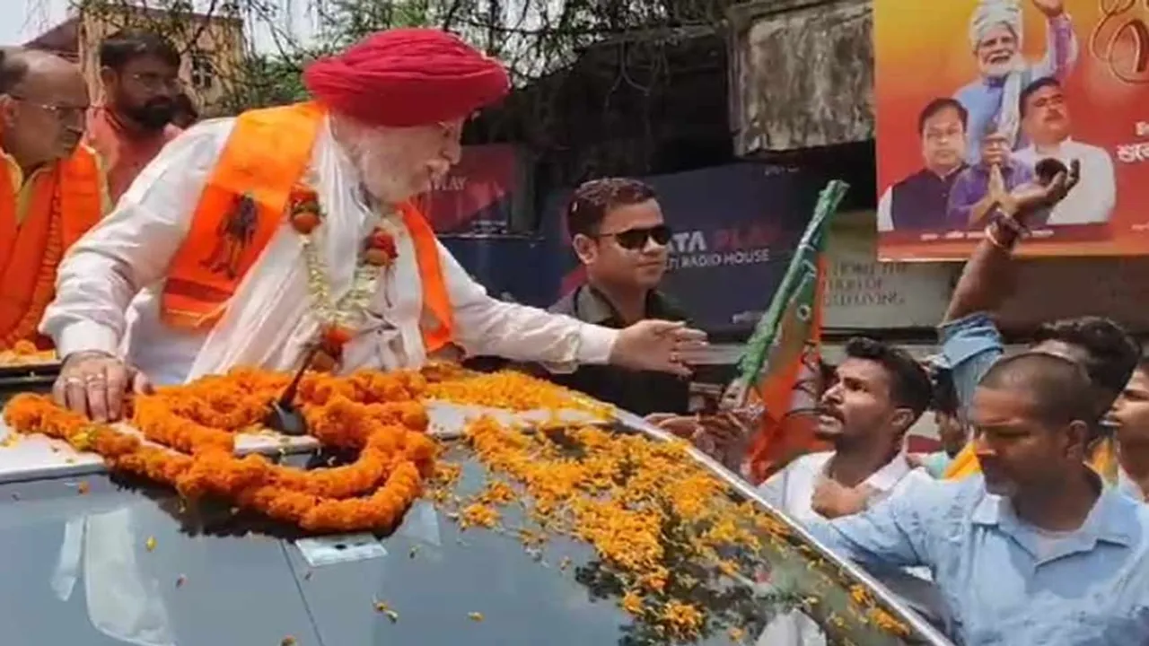 mla son of party is a cow smuggler BJP workers protested after seeing candidate s s ahluwalia lok sabha polls 2024, কুলটির বিধায়ক অজয় কুমার পোদ্দারের ছেলে গরু পাচেরের সঙ্গে যুক্ত প্রচারে এস এস আলুওয়ালিকা দেখেই বিক্ষোভ বিজেপি কর্মীদের