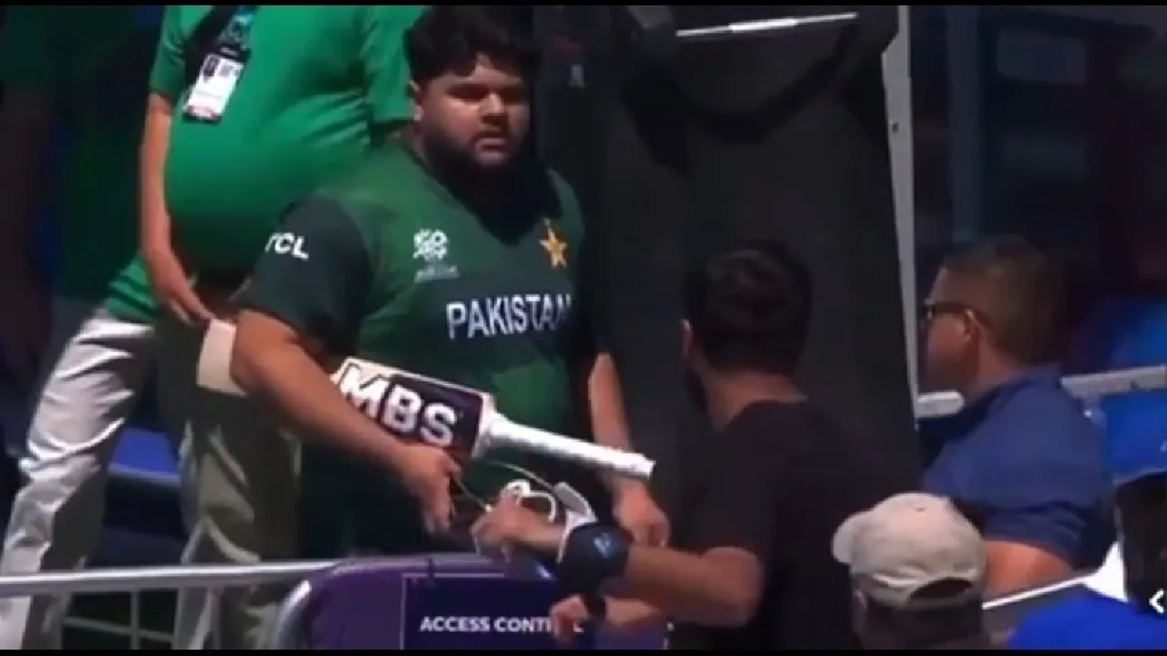 Azam Khan Clashed: