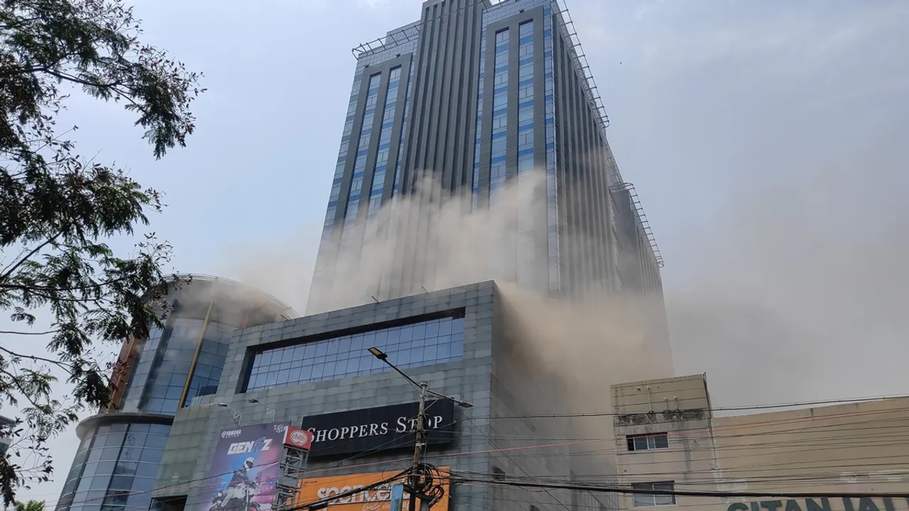 fire at Kolkata's acropolis mall on friday morning, people scared, fire engines at spot,Bangla News, Latest Bangla News, News in Bangla, Bengali News, Latest Bengali News, News in Bengali"