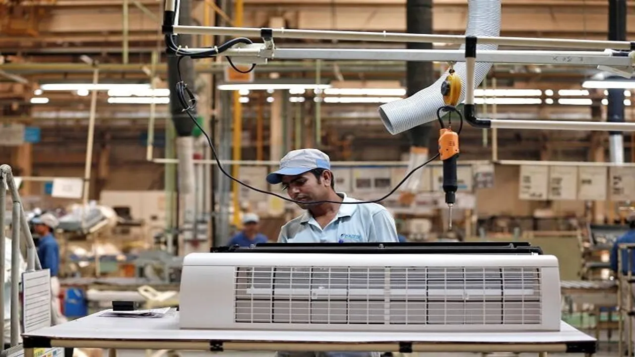 "air conditioner,AC,tech,AC, air conditioner, AC tricks and tips, How to take care of AC in rainy season, AC in rainy season, rainy season, AC maintenance in rainy season,air conditioner in rainy season,"