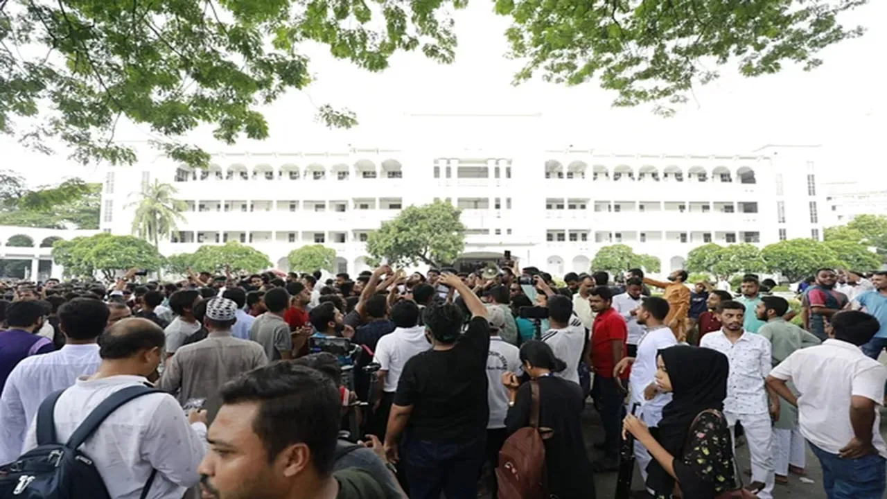 "bangladesh, bangladesh crisis, sheikh hasina, sheikh hasina in delhi, Muhammad Yunus, bangladesh protests, death toll in bangladesh, bangladesh latest news, dhaka, indian express"